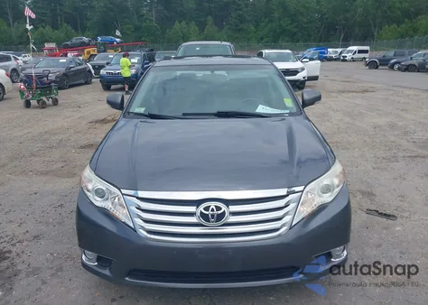 2011 Toyota Avalon z USA, uszkodzony, nr VIN 4T1BK3DBXBU410053